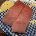 Sushi Choushimaru - 中トロです。
                        切り方の問題でしょうか？冷凍感が否めません。