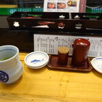 銀座 寿司処 まる伊 - 2階のカウンターで。