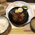 家庭料理　かわじ - ♪豚バラ大根煮物定食￥600