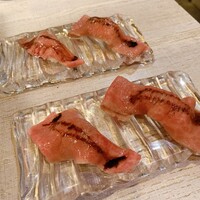 うしごろバンビーナ 渋谷店 - リブロースの炙り握り、サーロインの炙り握り