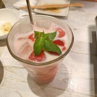 うしごろバンビーナ 渋谷店 - 春苺のヨーグリートサワー
