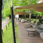 渓流テラス - テラス（人のいない時間帯）