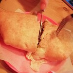 ロックンロール ブリトー - チミチャンガも半分に　さくさく♪