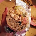 ロックンロール ブリトー - 断面ですらコンビニおにぎりよりでっかいよ