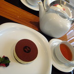 グッチ・カフェ - ダージリンティーと共に