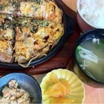 お好み焼ほの香 - お昼の定食。お好み焼き定食680円＋50円でモダン焼きに◎