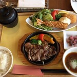 Roiyaru Hosuto - アンガス牛ステーキ＆エビフライ＆ズワイガニクリームコロッケ膳