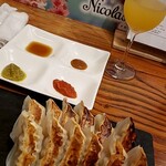 スタンドシャン食 Osaka北新地 Champagne & GYOZA BAR - 