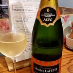 スタンドシャン食 Osaka北新地 Champagne & GYOZA BAR - 