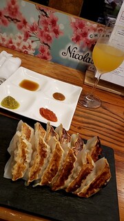 スタンドシャン食 Osaka北新地 Champagne & GYOZA BAR - 