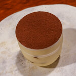 パティスリー ラ ヴィ ドゥ ガトー - 「ティラミス」（470円+税）。