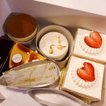 パティスリー ラ ヴィ ドゥ ガトー - 箱詰めも丁寧でキレイ。