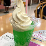 ピーターパン イオンモール川口店 - メロンソーダフロート