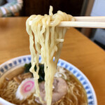 このみ - 麺は縮れ麺