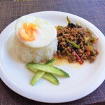 タイ料理ぺっぽい - 豚肉のバジル炒めとご飯