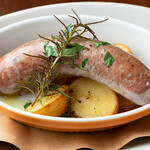 イル カンパネッロ - お店仕込みの自家製ソーセージ。ハーブが効いた"サルシッチャ”　