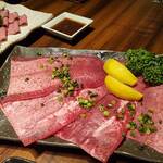 焼肉鍋問屋　志方 - 