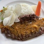 エコ ロロニョン - ラム肉のピーナッツチリソース ステーキ