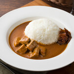 Beef curry that inherits the history of Fujiya Hotel