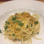 EATALY - スパゲティ ボッタルガ １６８０円。麺、味付けともに、私好みの味わいで、良いお値段ではありますが、とても美味しかったです（╹◡╹）