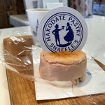 函館洋菓子スナッフルス - ペイストリースナッフルス　金森洋物館店　めん恋いちごオムレット