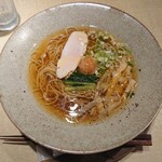 ヌイユ - 下総醤油ラーメン860円