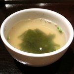 赤坂 炭火焼肉 大邱家 - ビビンバ 780円 のスープ