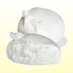 A hot topic in the media! "Burrata" is a "melty" cheese filled with fresh cream