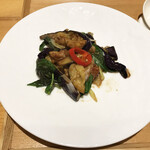 一碗水 - 九層塔焼里脊茄子(豚ヒレ肉、茄子、バジル 台湾式炒め)