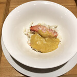 一碗水 - 芙蓉蟹(毛蟹 卵白 ささみのすり身、蟹味噌と卵黄と黒酢のソースで)