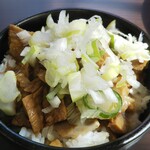 神豚 - チャーシュー丼