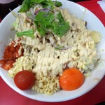 用心棒　本号 - 【夏季限定】冷やしまぜそば（普通）880円（ニンニクマシマシ、ショウガ、アブラマシマシ、辛たま、超ガリマヨ）