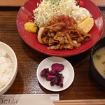 伊勢ノ国食堂 しちり - サクラポーク豚バラトンテキ炒めランチ