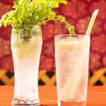 タイ政府公認 タイ料理 アロイチンチン - レモングラスチューハイ＆パクチー炭酸水