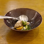 小泉料理店 - 水牛のモッツアレラにほおづき・チャイとメロン風味のアイス