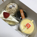 レジェール - 料理写真:素朴なケーキ達