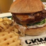 CRUZ BURGERS & CRAFT BEERS - 