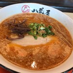 麺笑 八武屋 - 赤豚骨ラーメン