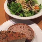 ナビリオ - サラダ & パン