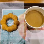 Mister Donut - モーニングセット(284円)です。