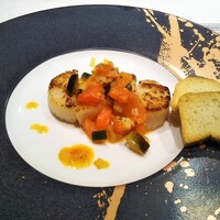 ステーキ鉄板焼 しゅうえ - 北海道野付産　ホタテのレモンバターソテー