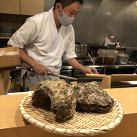 旬菜 おぐら家 - 大将と岩がき（掲載承諾済み）