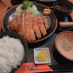 136708216 - ジャンボロースかつ定食1,090円