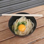 須崎食料品店 - うどん(小・冷)と生玉子