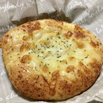 DONQ - じゃがいもとチーズのガレット ¥195