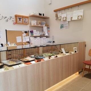 茶菓専科 ひなた_2