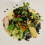 ラ カンロ - ⑤【野菜、貝】
      ★ ホタテ、ホッキ貝、ツブ貝 + 野菜 + 貝出汁コンソメのスープ、黒オリーブ+粉山椒+コリアンダーパウダー掛け：完成