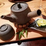 和田倉 - 旬の松茸は土瓶蒸しで　鱧　才巻海老