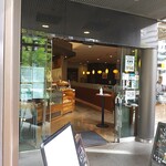 Café De Crié - モダンな店内