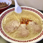 双喜紋 - ラーメンはニンニク・辛味アリアリ
      のネギ抜きの超コッテリ仕様です